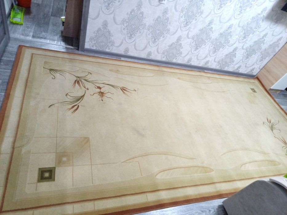 Продам ковры в хорошем состоянии