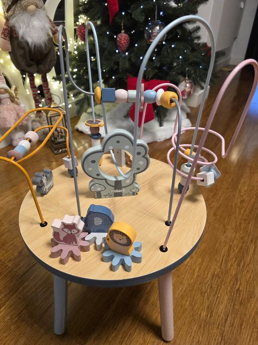 Masuta din lemn cu activitati