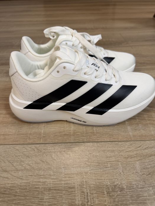 Продам новые кроссовки