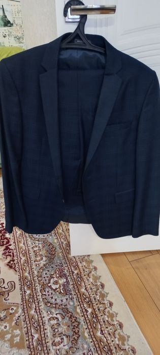 Костюмы  мужские , классика  .