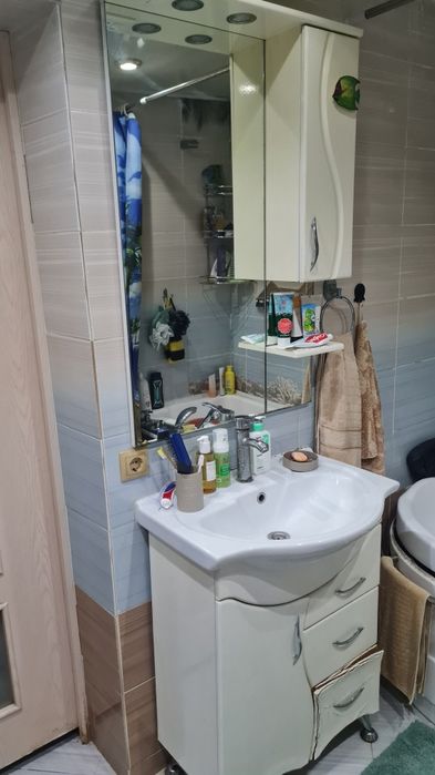 Продам комплект мебели для ванны