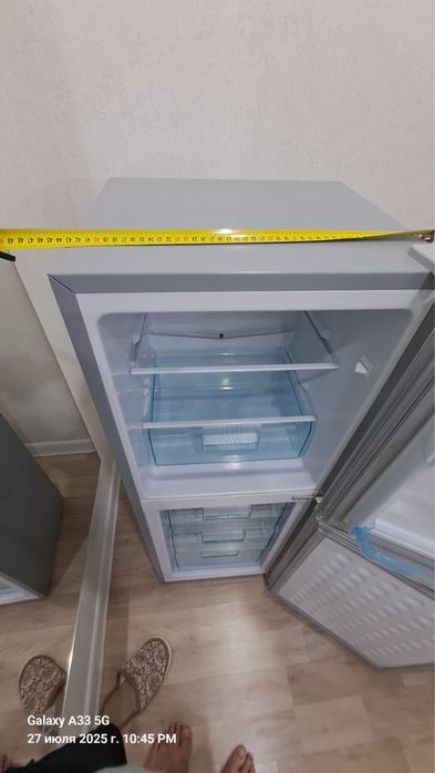 Холодильник в отличном состоянии высота 1.25 см