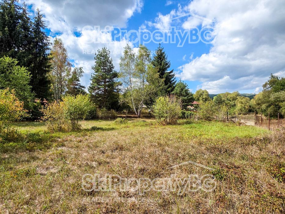 Парцел с разрешение за строеж в близост до язовир Искър!