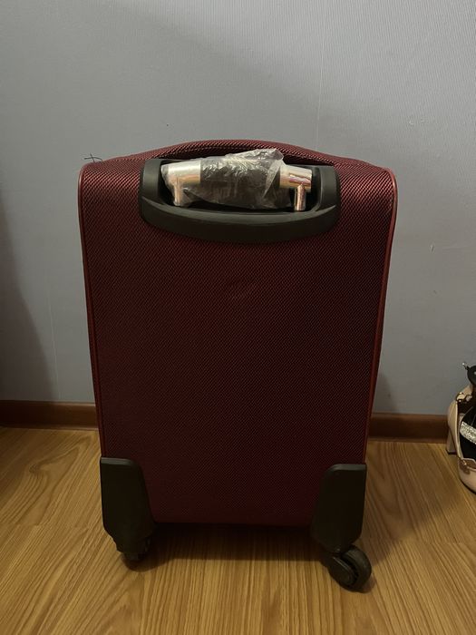 Чемодан маленький