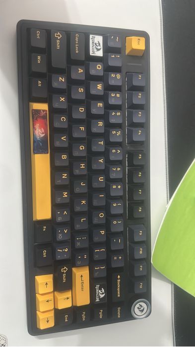 Продам клавиатуру