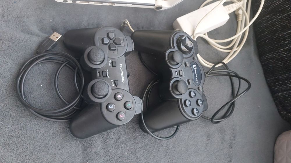 Laptop G10IL Vodafone funcțional și alte lucruri retro