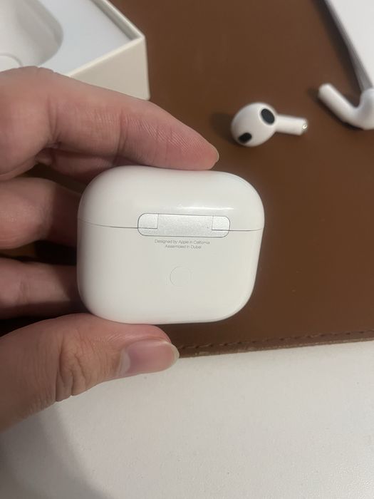 AirPods 3 поколоение