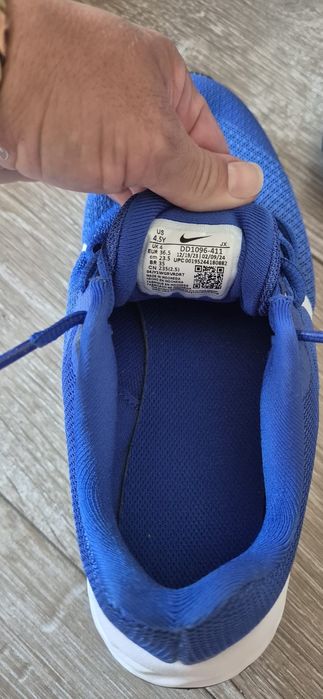 Adidași noi Nike. Marime 36,5