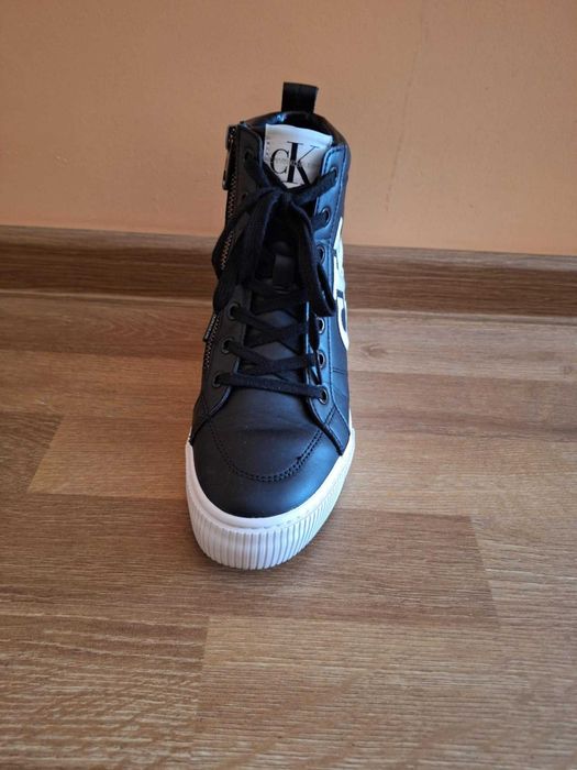 Calvin Klein кецове