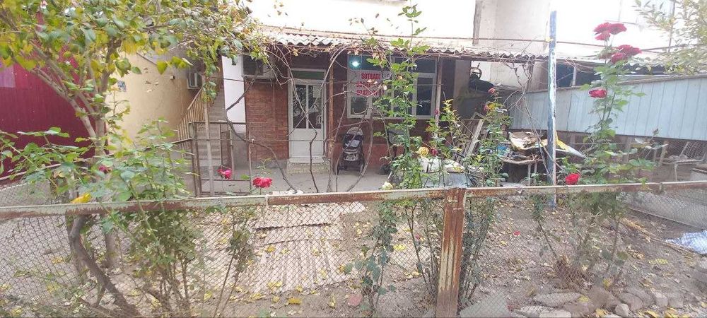 Тошкент в, Бекобод т, Зафар шахарчаси, у.носир кучаси 15 уй 2 хонадон