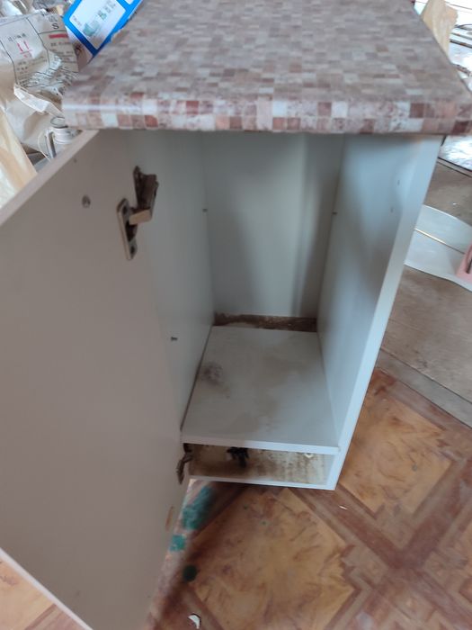 Шкаф настенный с зеркалом