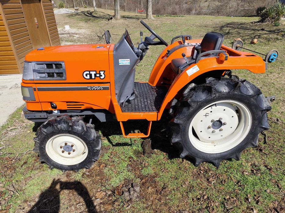 Трактор Kubota GT3 4х4 23 к.с. с мулчираща косачка и теглич
