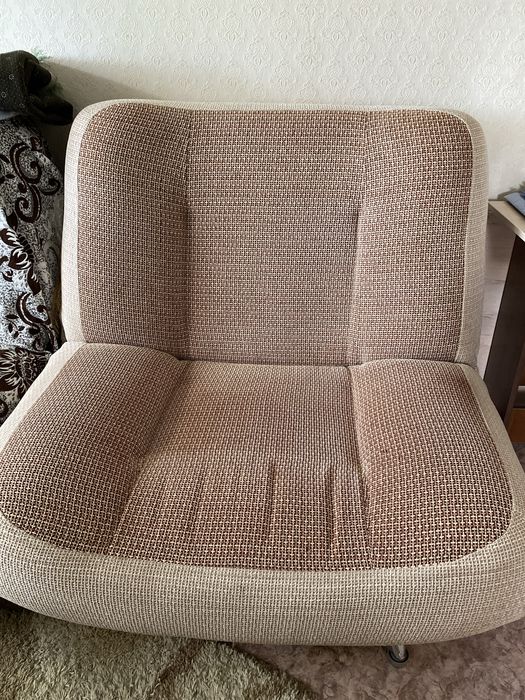 2 кресла в отл состоянии.