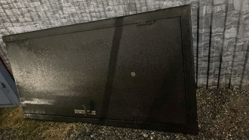 Дверь входная железная