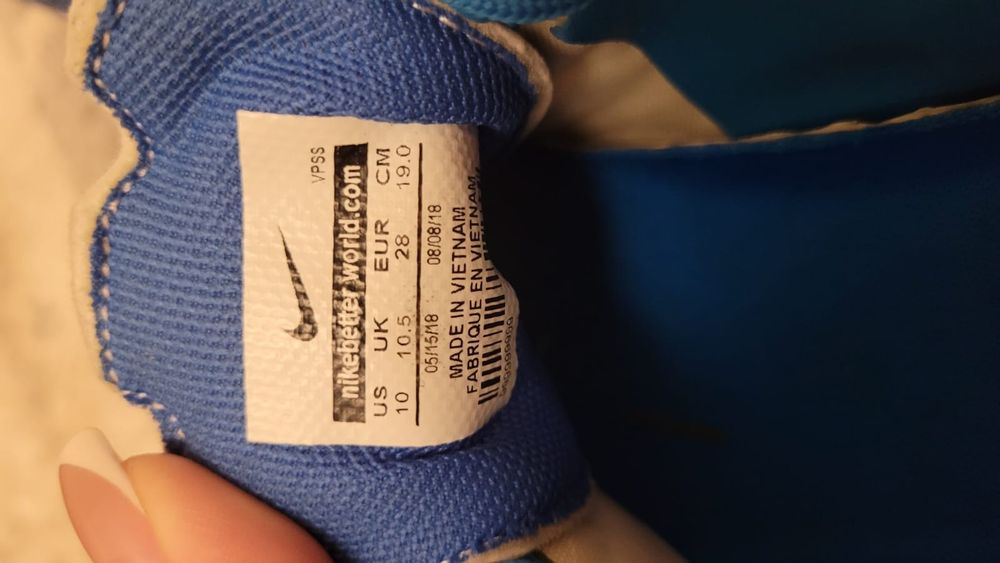 Бутсы новые Nike