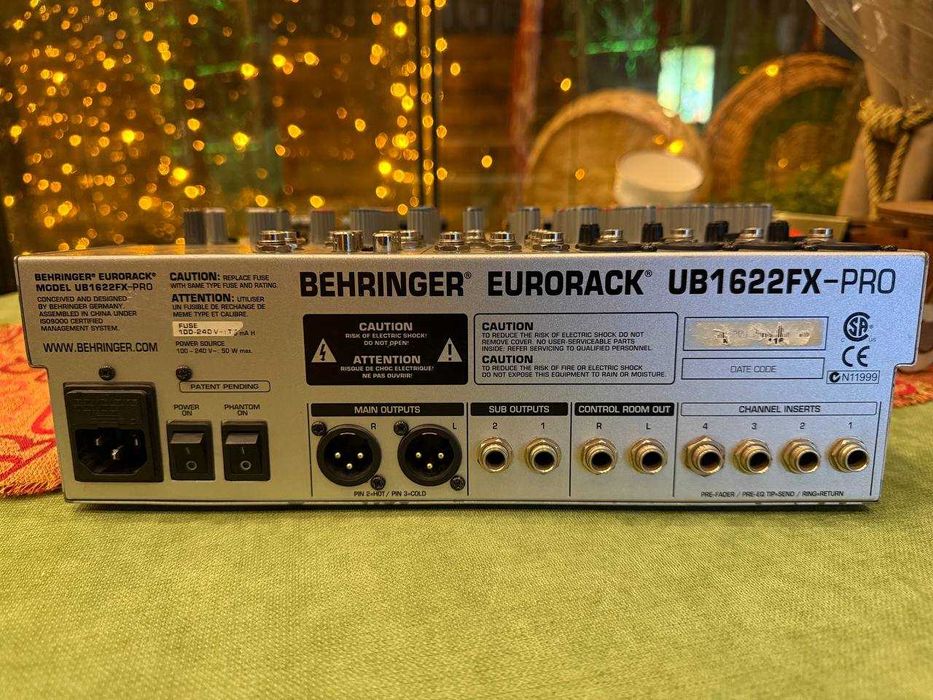 Микшерный пуль (микшер) Behringer UB1622FX-PRO