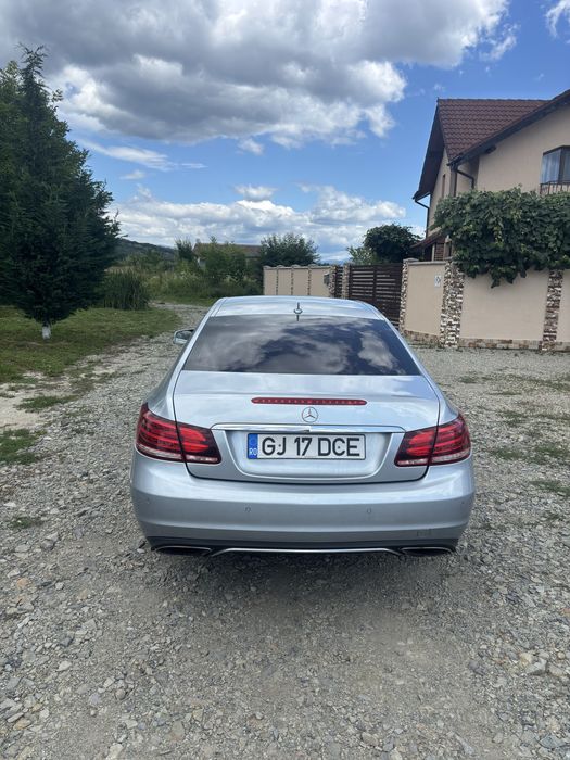 Vand Mercedes-Benz e220 2013