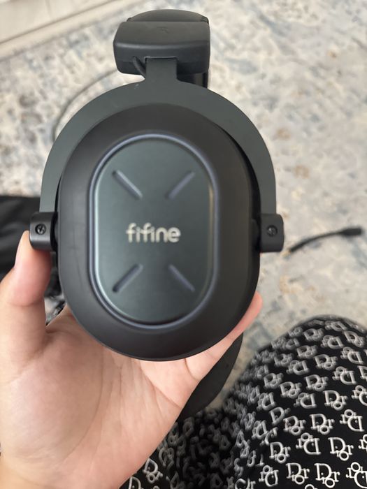 Продаю fifine наушники плюс с микрофоном