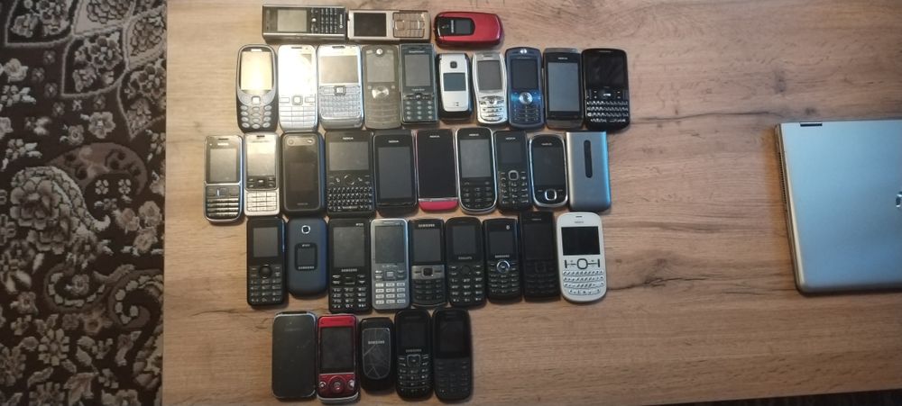 Продаются ретро телефоны Nokia, Samsung