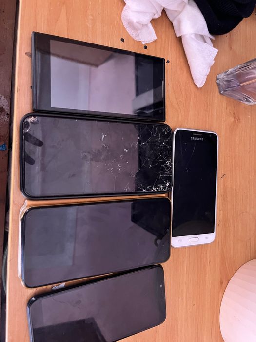 Telefoane pentru piese