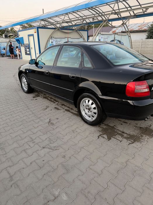 Automobil Audi A4B5