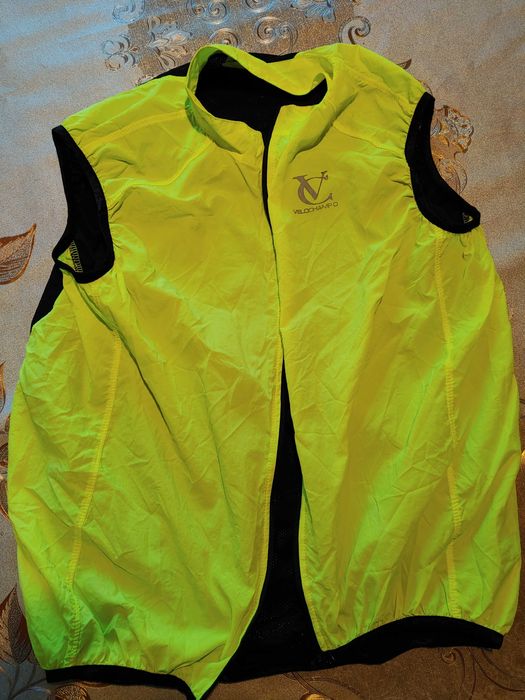 Vestă Ciclism VELOCHAMPION – High Visibility & Windproof