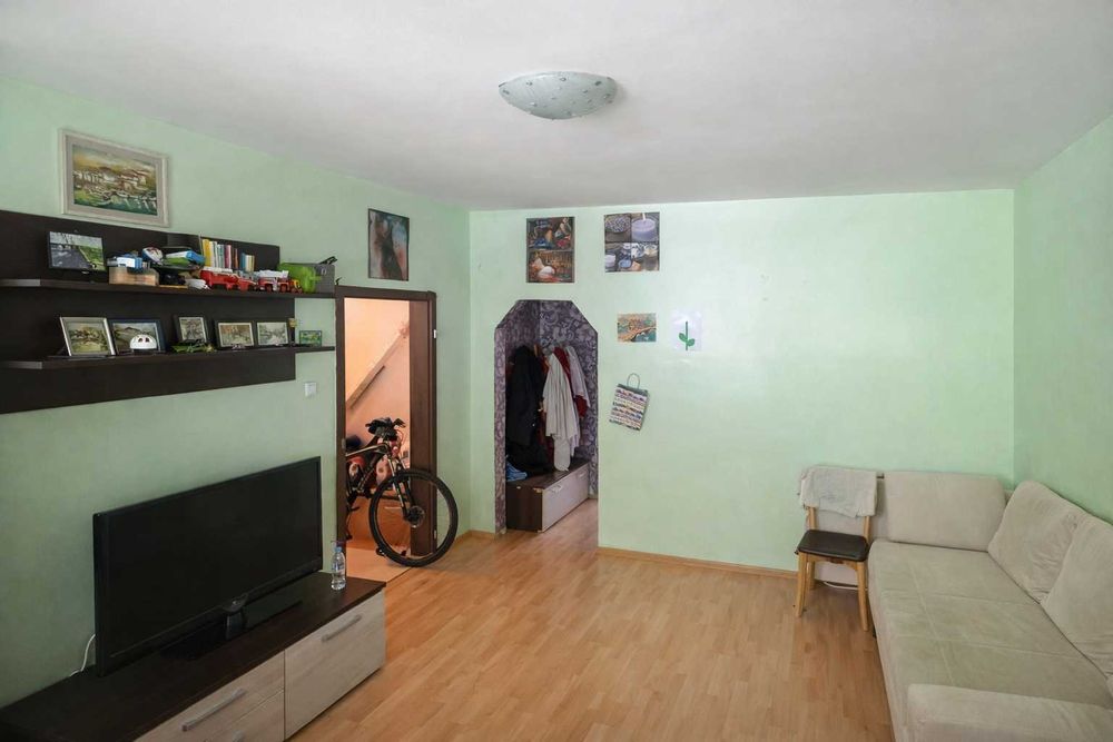 Двустаен за продажба в ж.к. Надежда 4