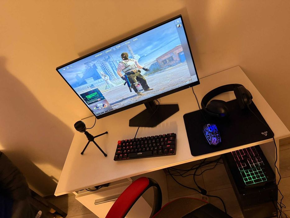 vand setup de gaming in stare foarte buna
