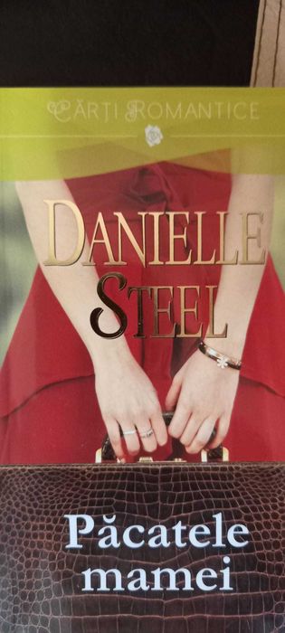 Roman scris de Danielle Steel - Pacatele Mamei