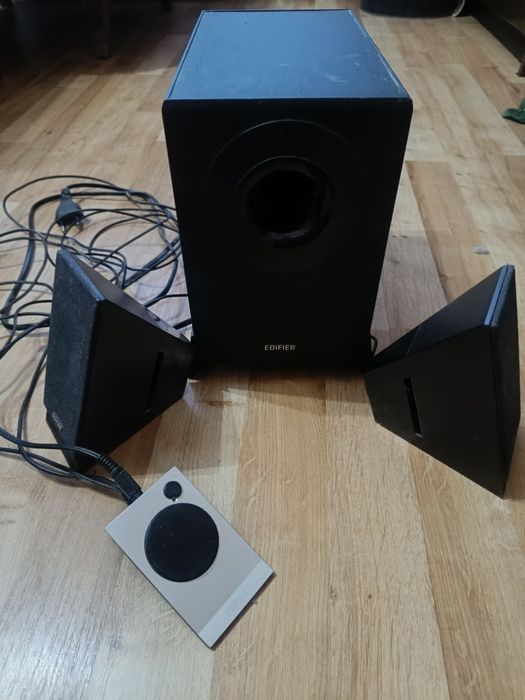 Тонколони Edifier 2.1 M1360, 8W RMS, Черни