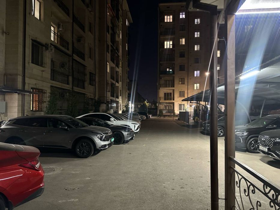 Ц-квартал. Uy va uning ostidagi noturar bino sotiladi