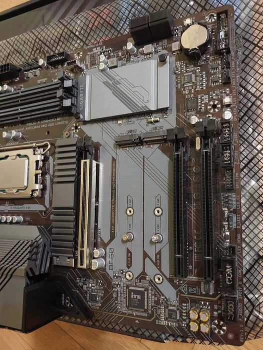 Intel Core i7 12700K + Gigabyte B660 Gaming X DDR4