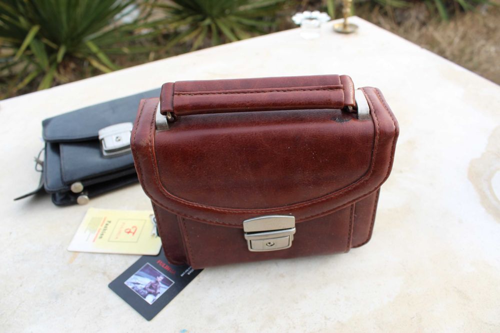 Мъжка кожена чантичка