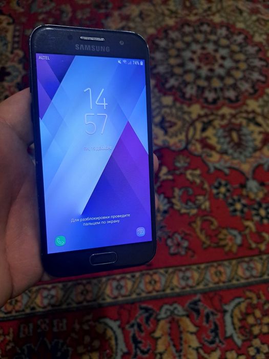 Samsung galaxy A3 2017год