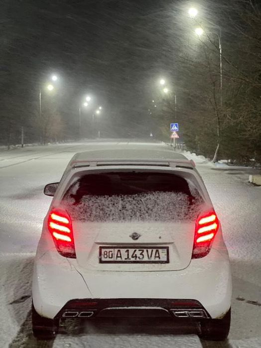 Iwi yo sastaniyasi zur