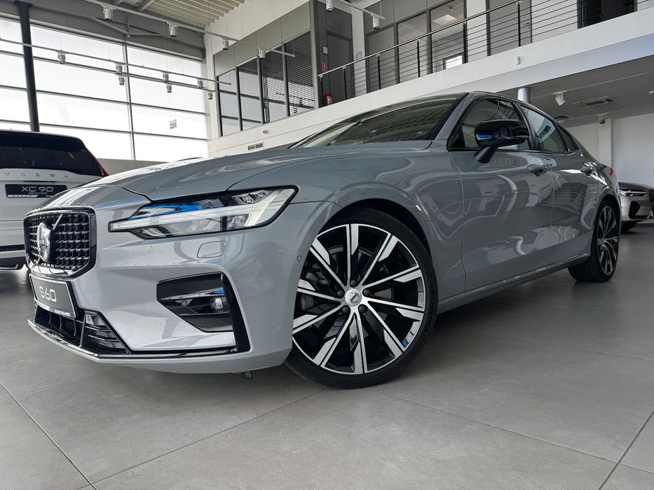 Volvo S60 Volvo S60 B5 Ultra Dark