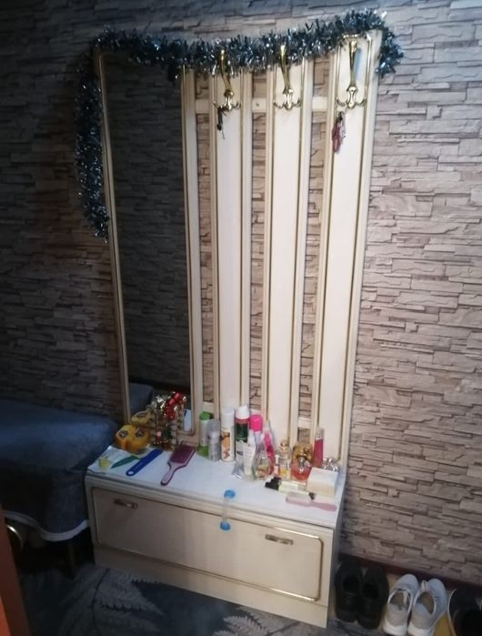 Вешалка для прихожей.