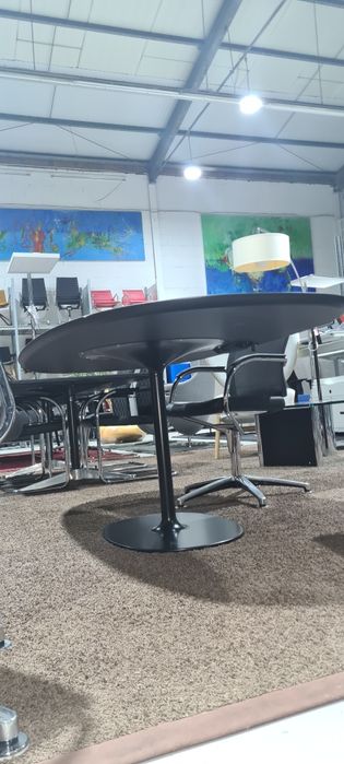 Немско офис конферентна и посетителска маса  Made in Italy оборудване