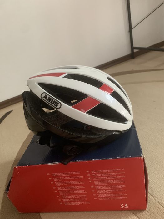 Cască Ciclism Șosea ABUS Viantor – Mărimea M (52-58 cm), Ca Nouă