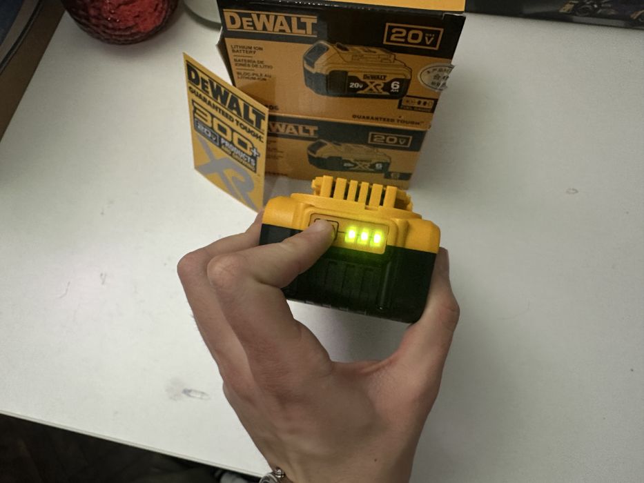 Acumulator/baterie dewalt 6ah 20v per bucata