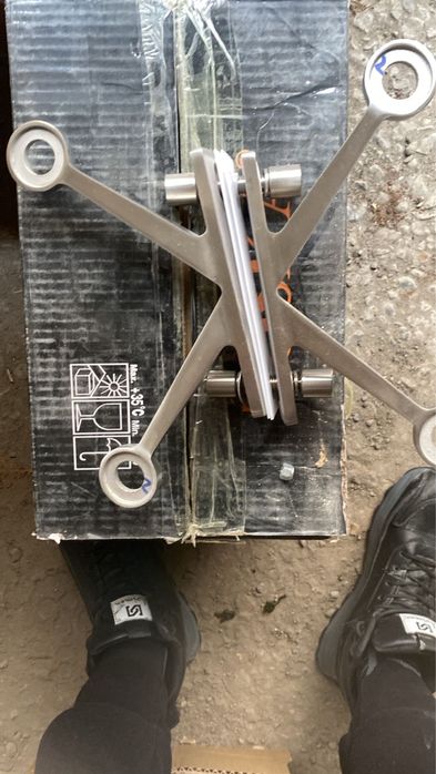 четырехточечный спайдер для крепление стекла