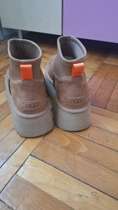 UGG  mini dipper