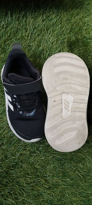 Маратонки адидас