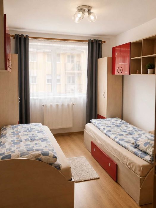 Privat: Ap. 3 cam decomandat, 76 mp utili, et 2, mobilat/ utilat