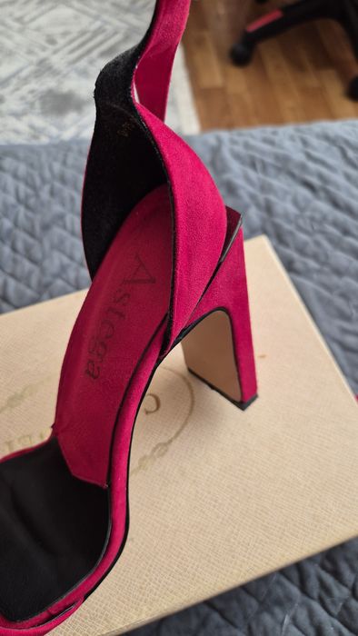 Босоножки 37размер