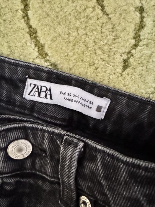 Дрехи на Zara 32,34 р. общо 25 лв