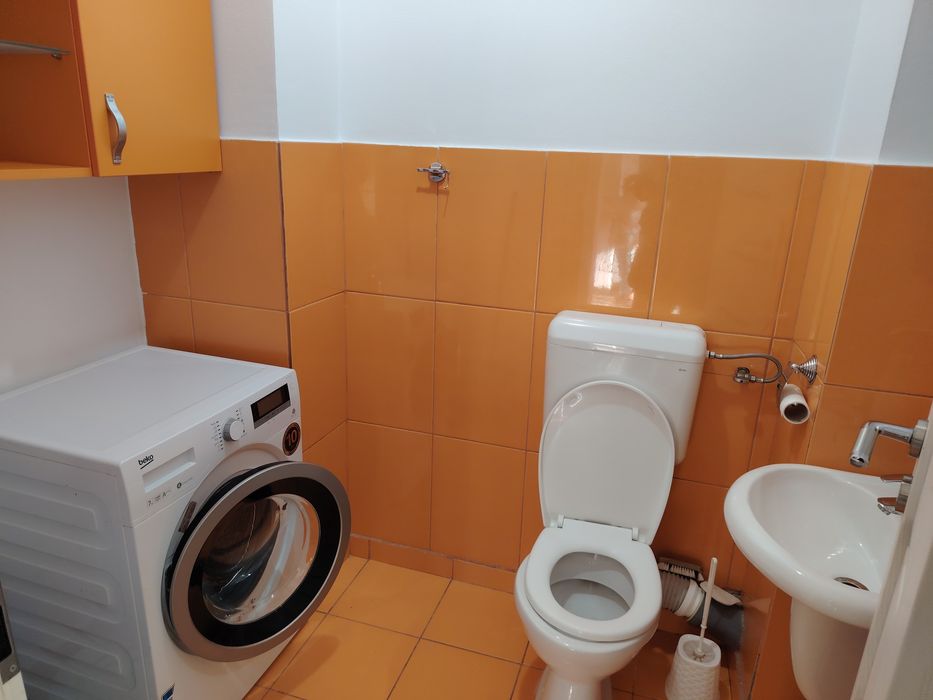 Vând apartament 3 camere Titan