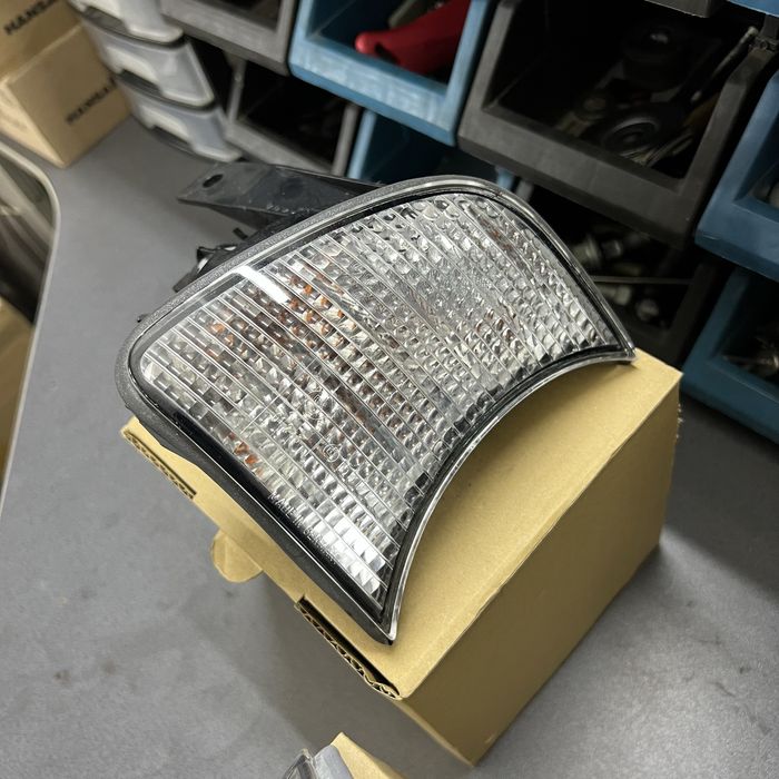 Новые ориг поворотники bmw e34 бмв е34