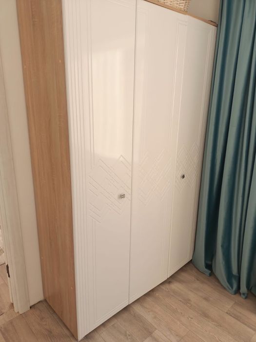 Продам спальный гарнитур Срочно