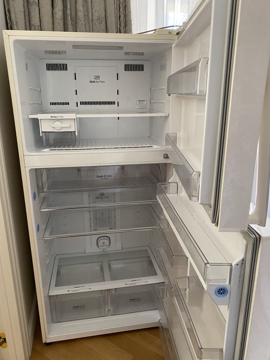 Продам холодильник марки LG